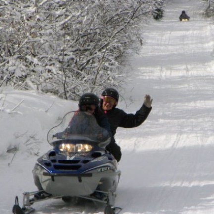 Steamboat-Snowmobile-Tours